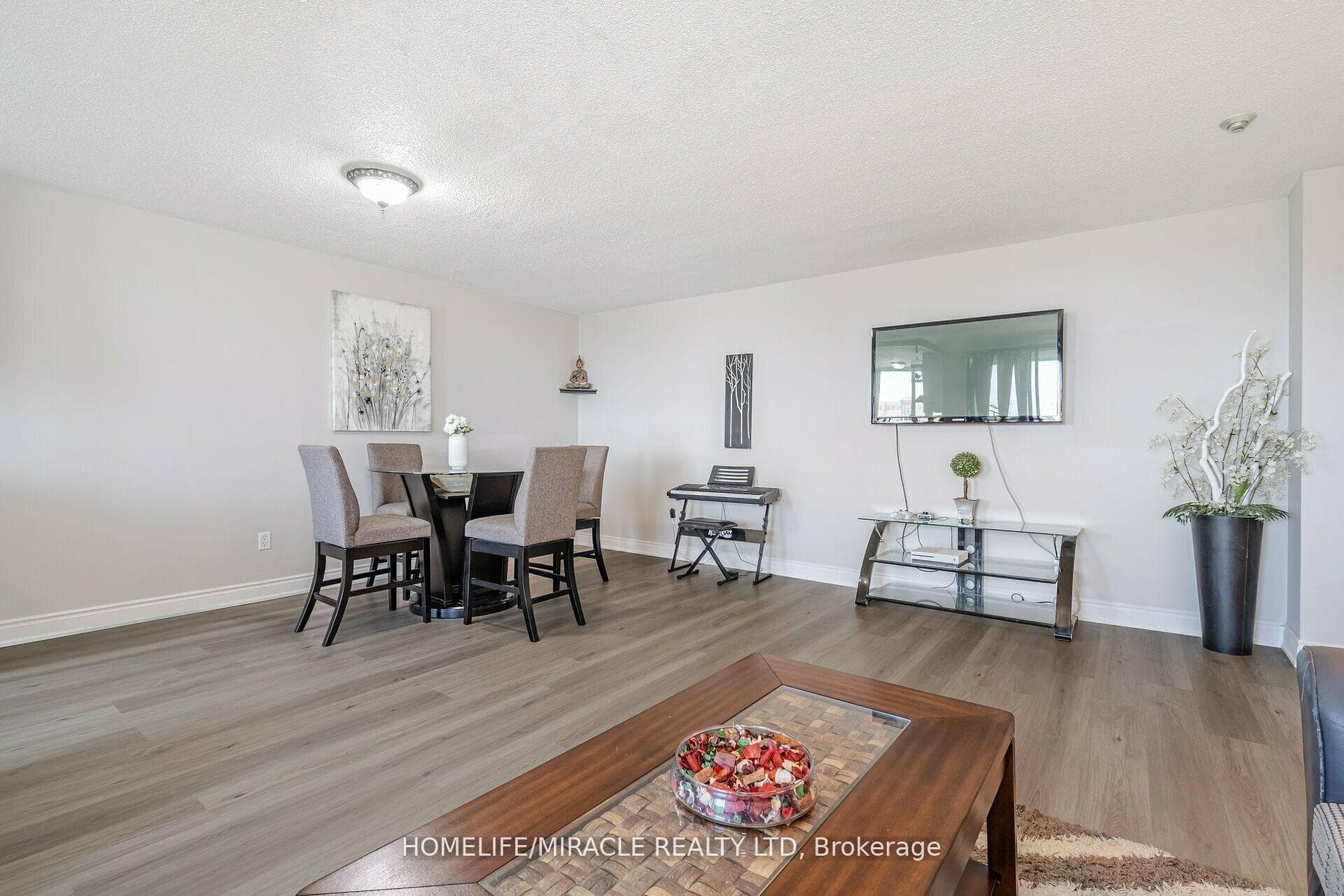 25 Kensington Road Unit 608 photo 12