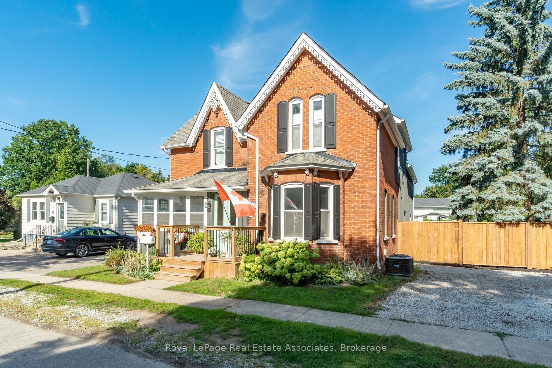 231 Arthur Street photo 2