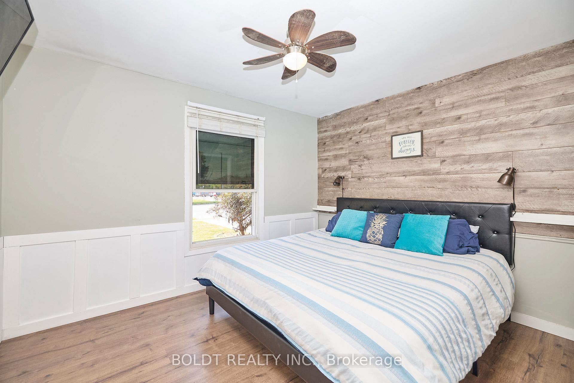 552 Lake Street photo 17