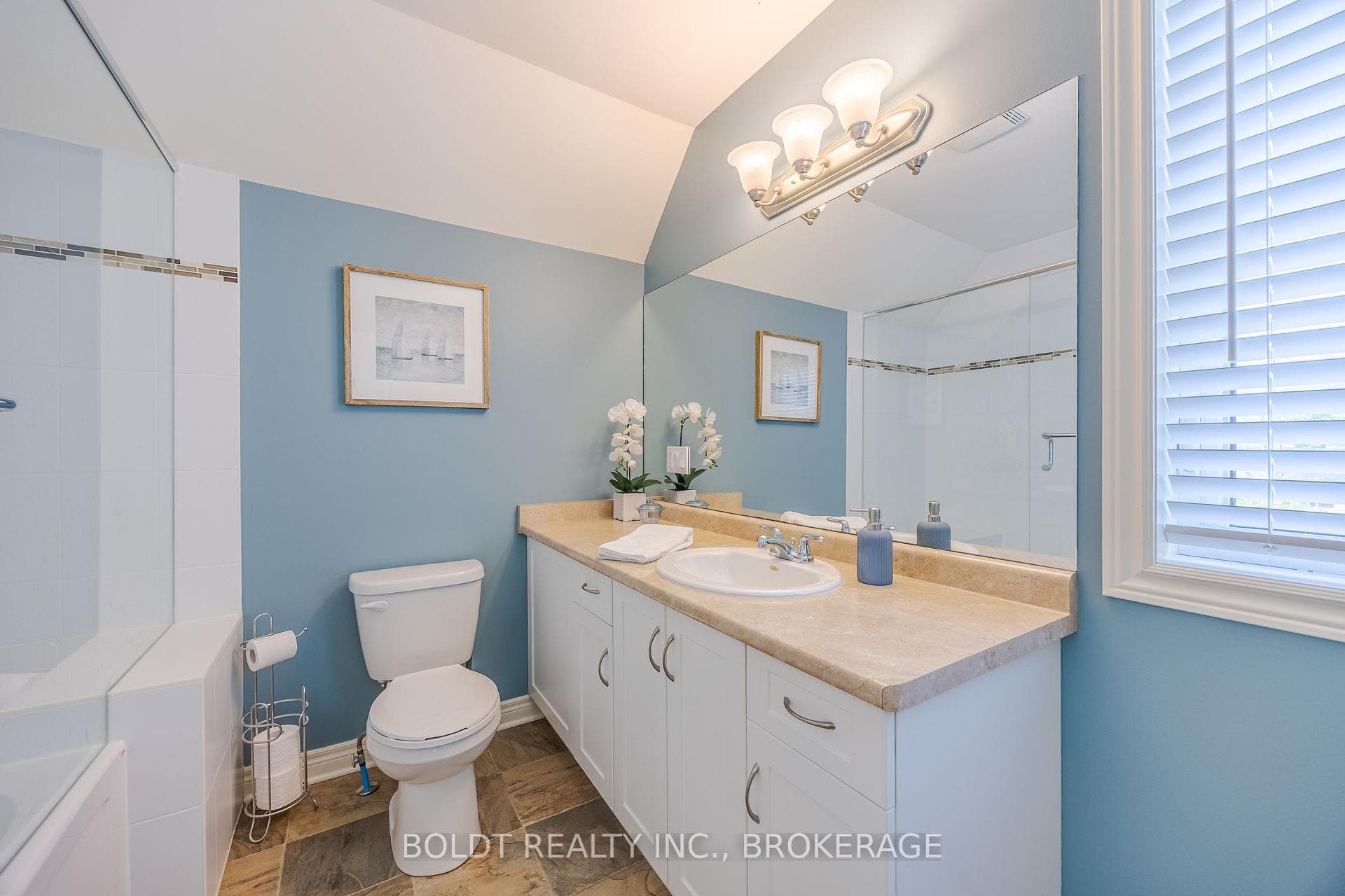 12 Northglen Avenue photo 18