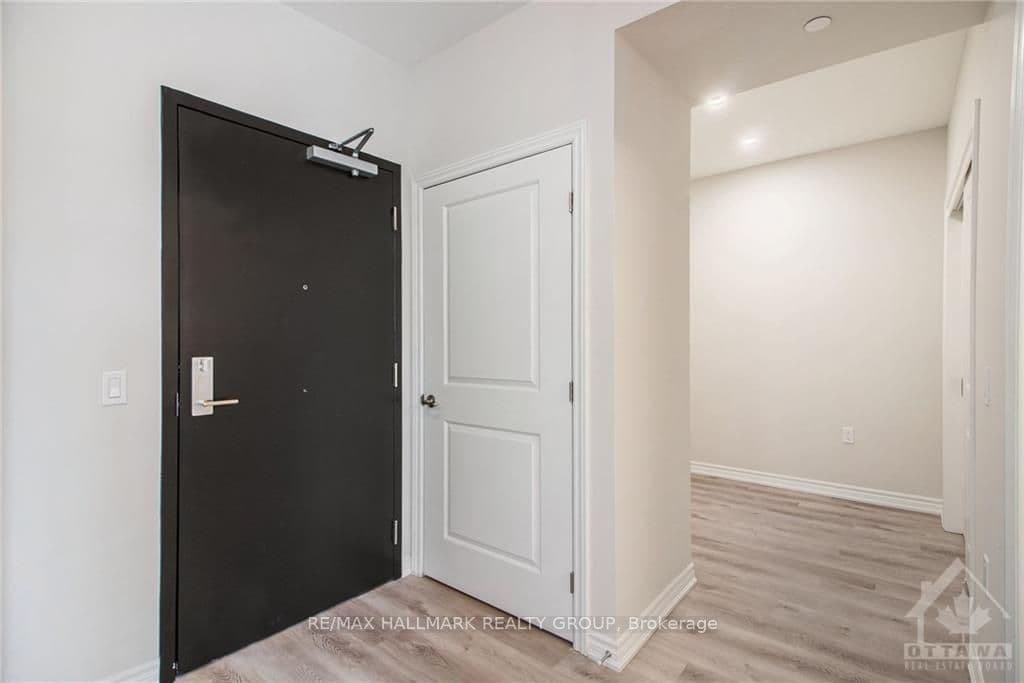 1350 HEMLOCK Road Unit 204 photo 7