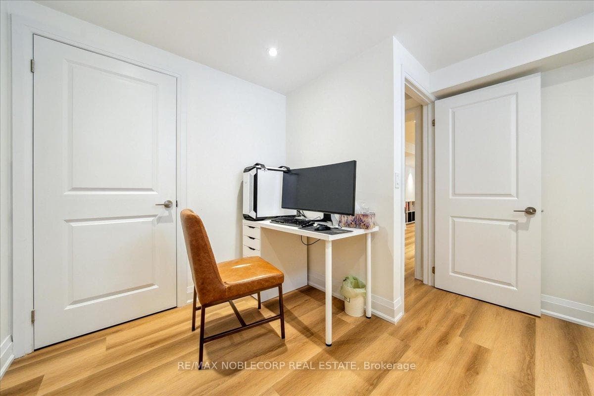 72 Christina Crescent photo 43
