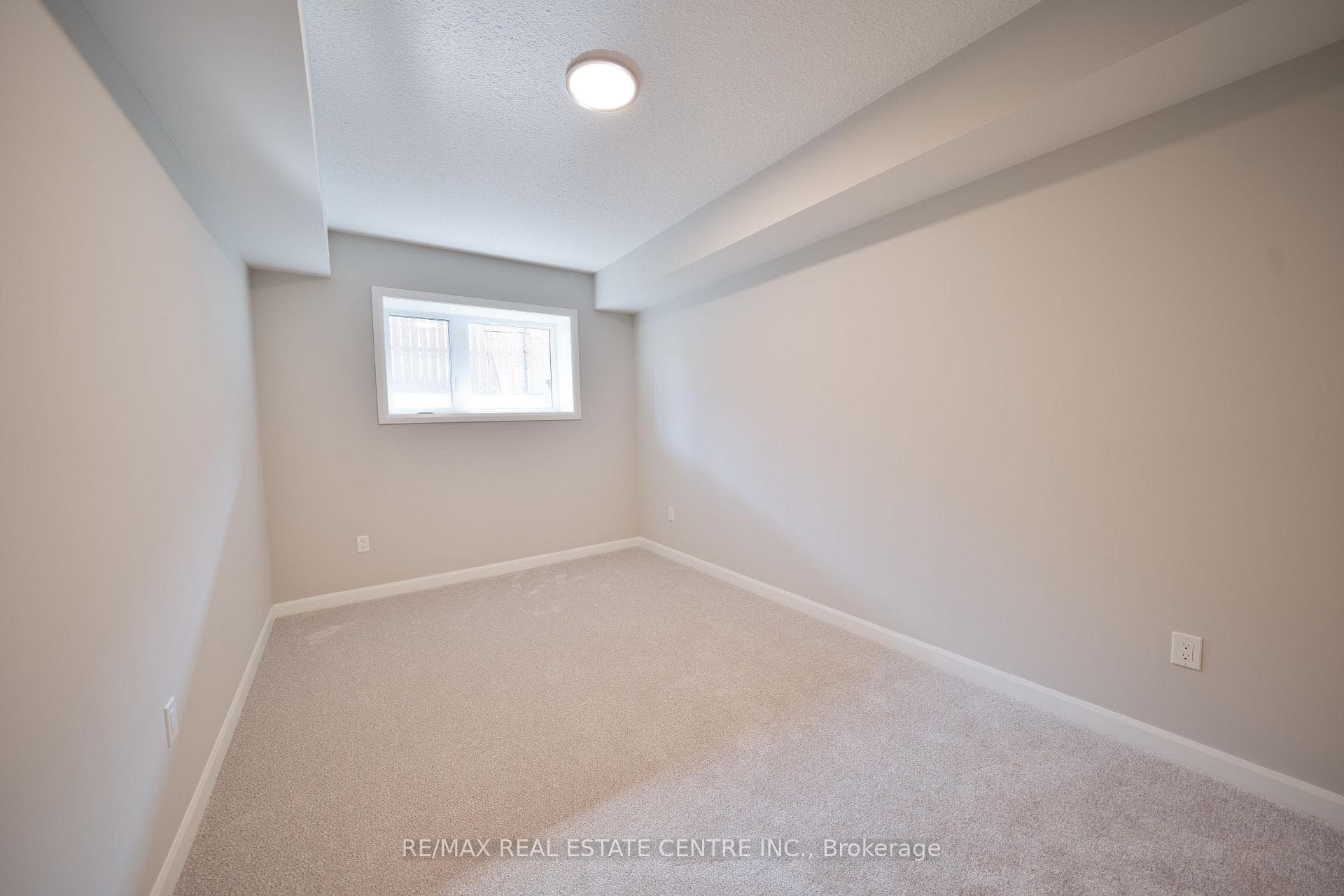 708 Woolwich Street Unit 117 photo 18