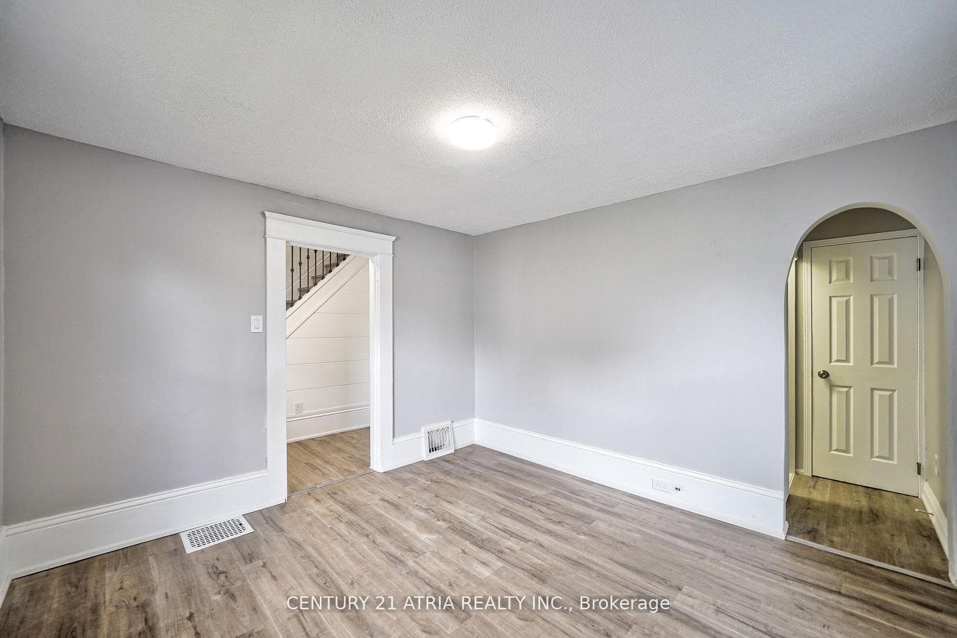 15 Asher Street photo 16