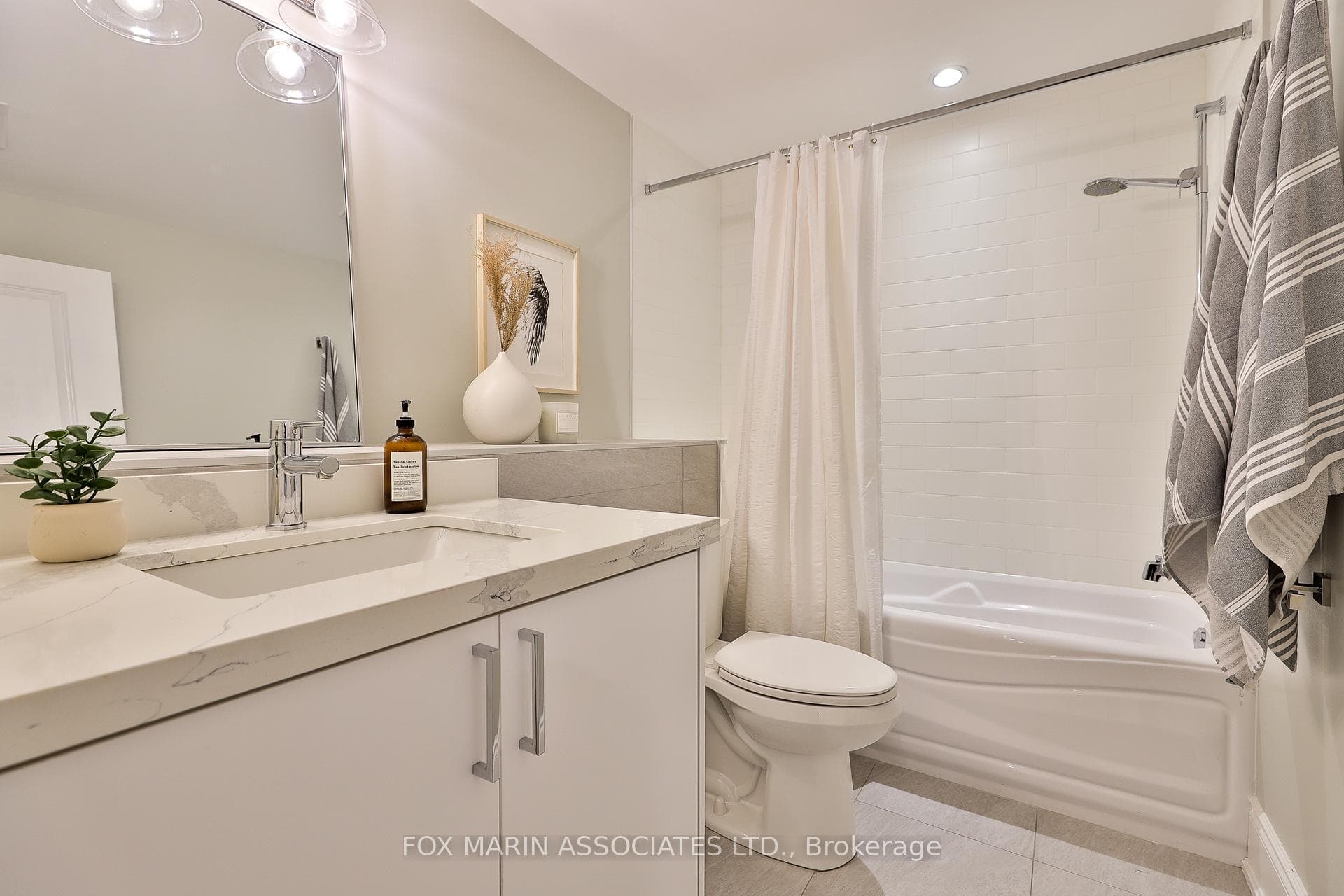 954 Logan Avenue photo 34
