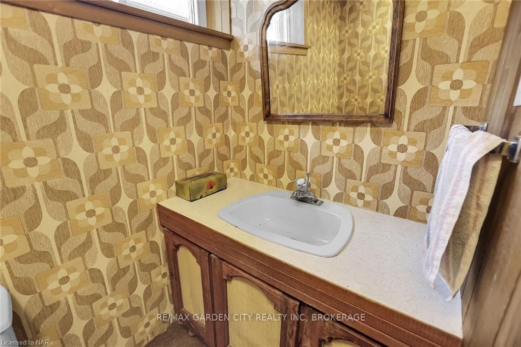 9 LORNE Avenue photo 39