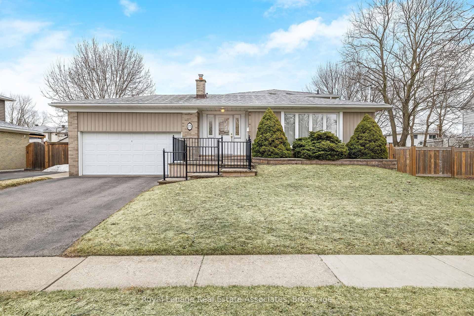 15 Stockman Crescent photo 2