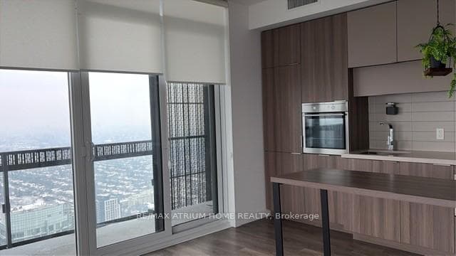 8 Eglinton Avenue Unit 5208 photo 4