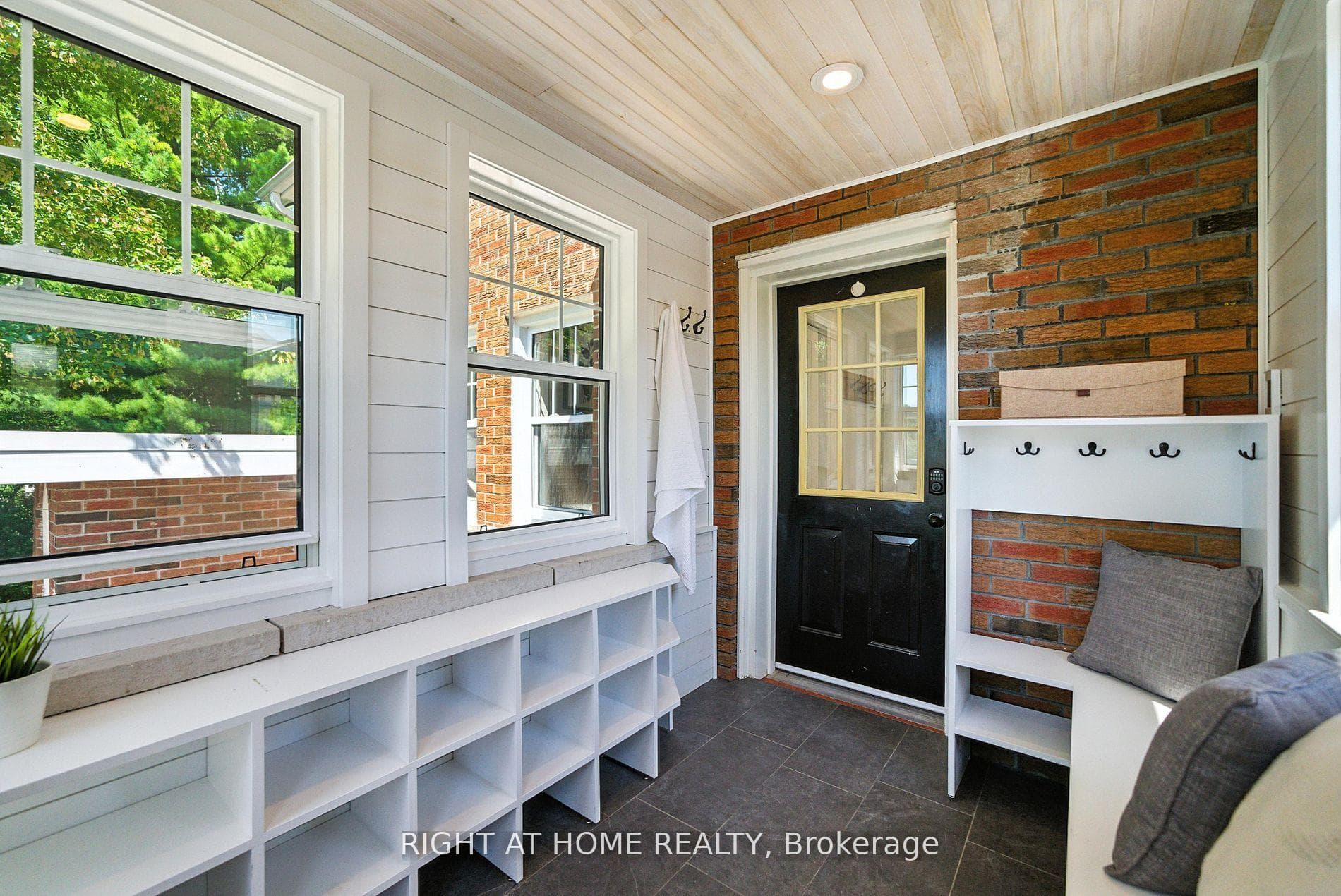 675 Myrtle Road photo 17
