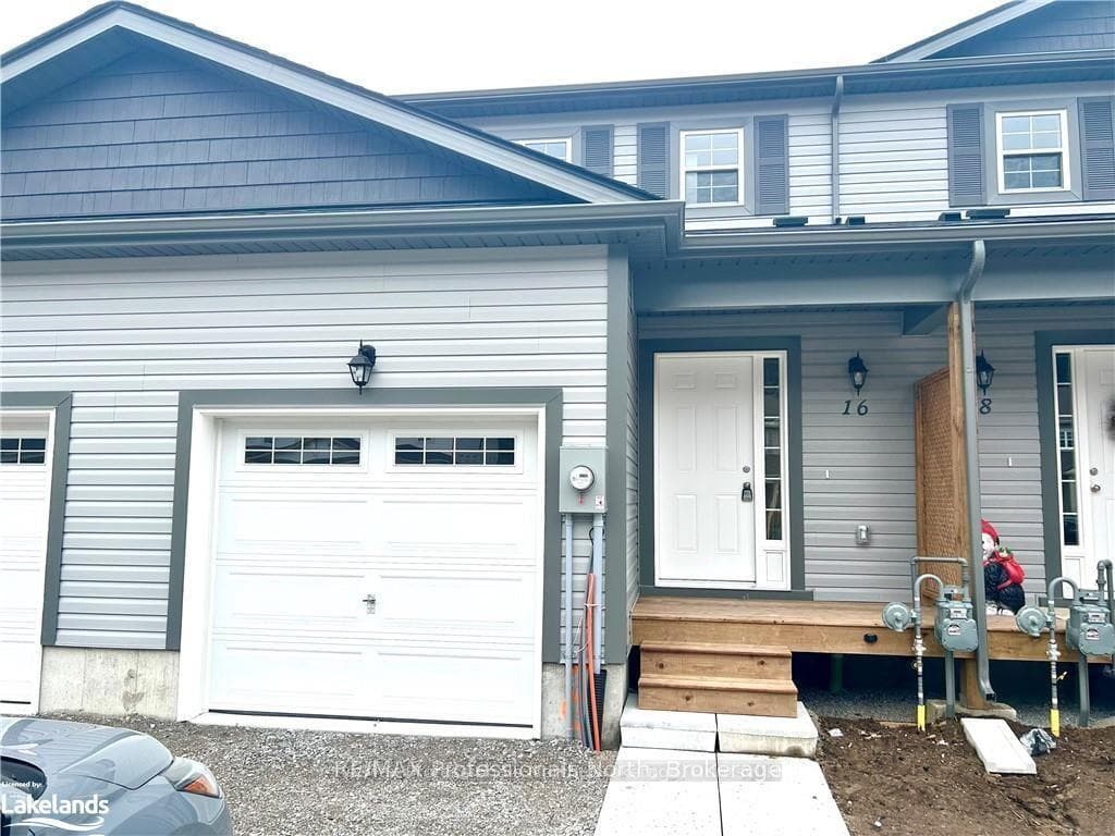 16 NICOLE PARK Place photo 1