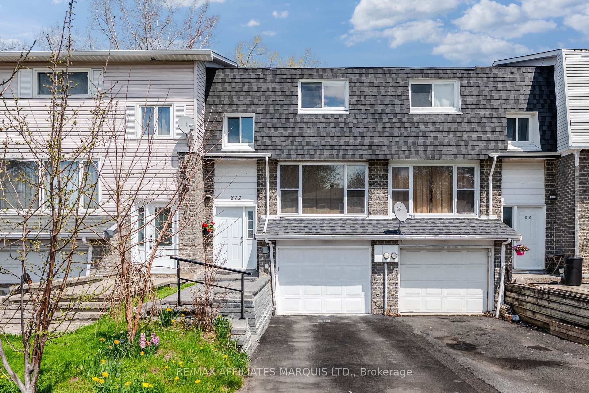812 Glengarry Boulevard photo 1