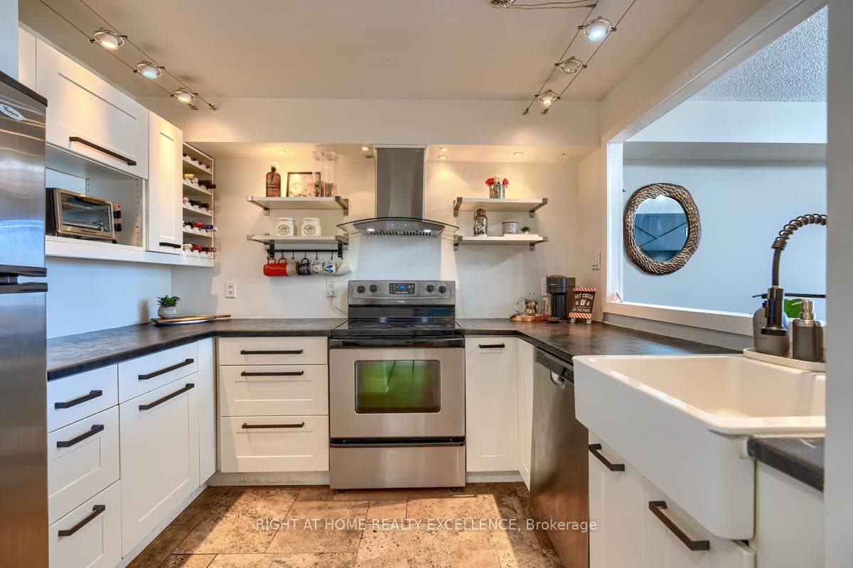 330 Rathburn Road Unit 2006 photo 7