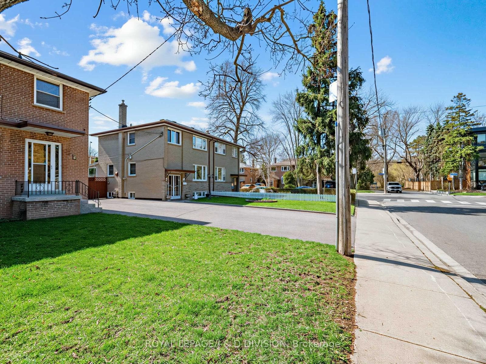 7 Crosby Avenue photo 2