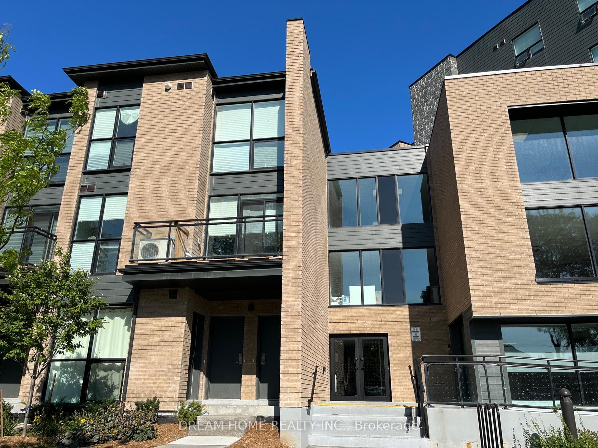3 Falaise Road Unit B3 photo 1