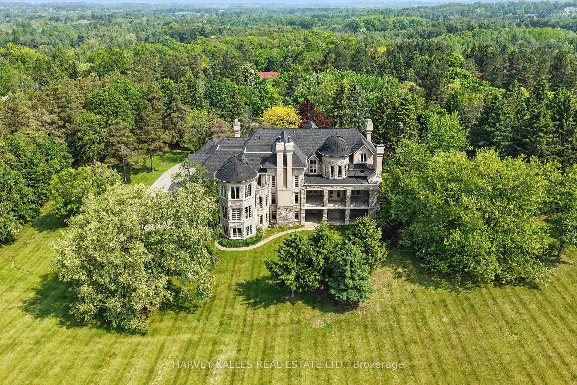 443 Dearbourne Avenue photo 4