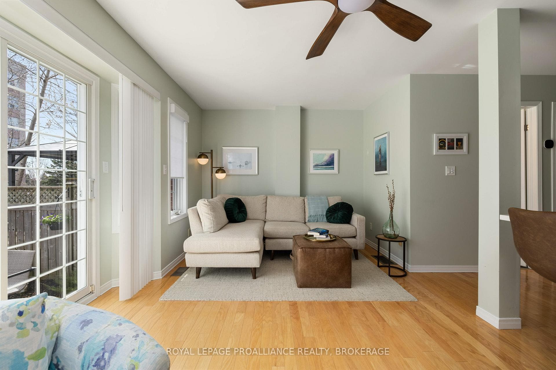 107 Rideau Street photo 14
