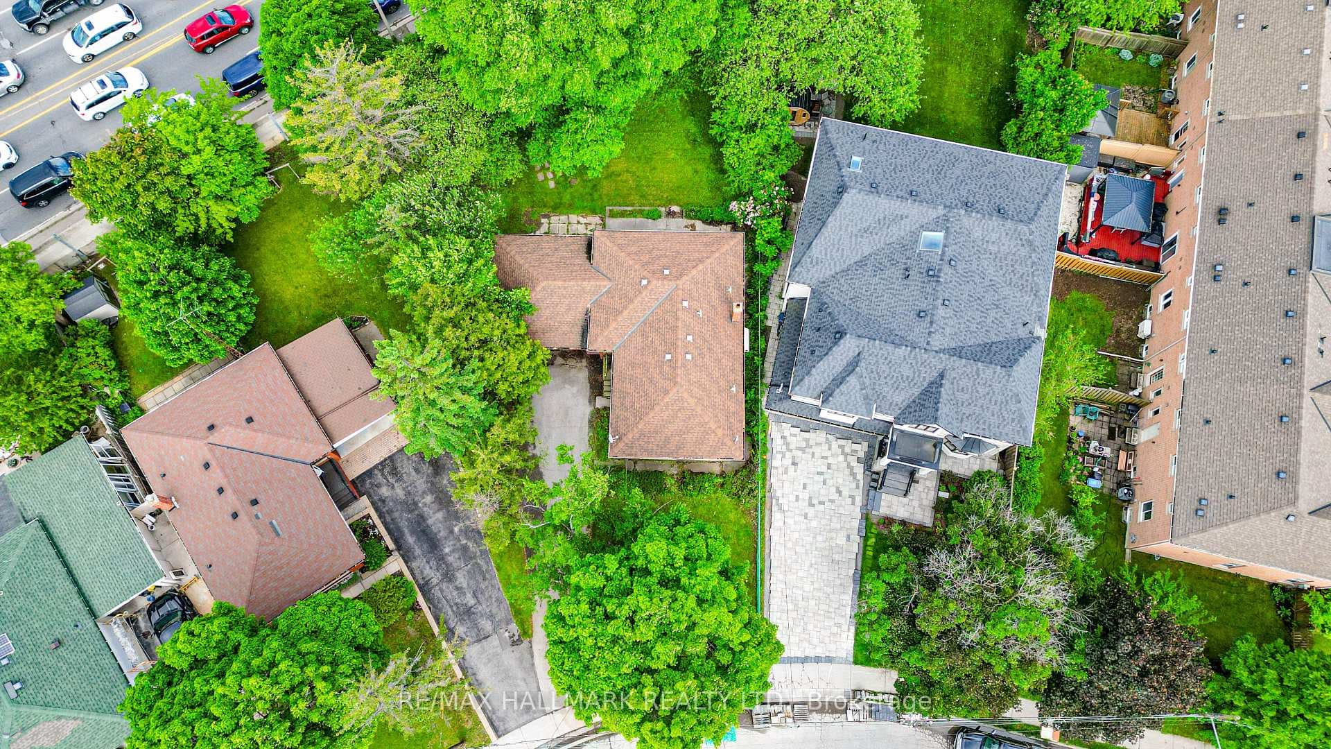230 Crocus Drive photo 4