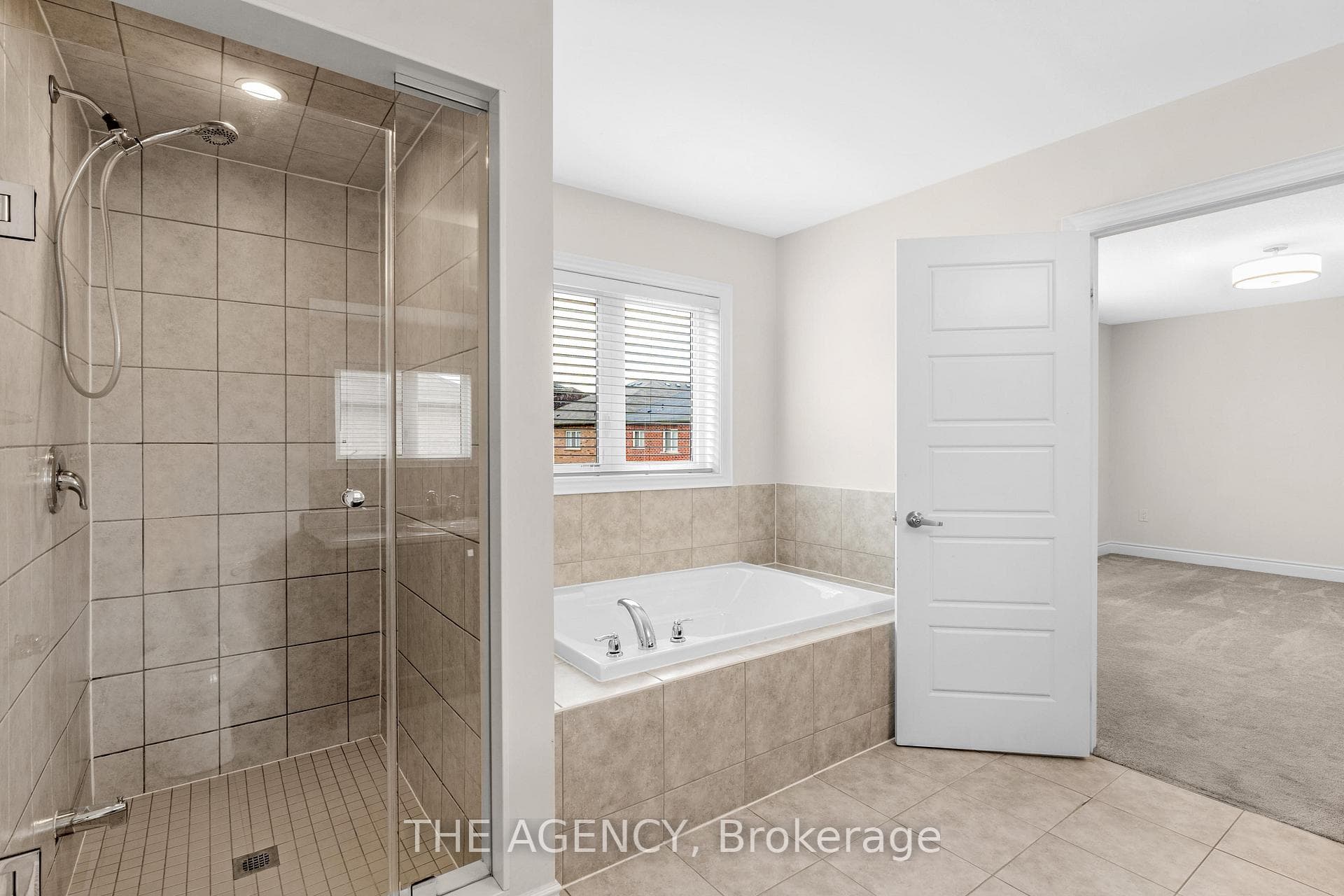 223 Thompson Road photo 32