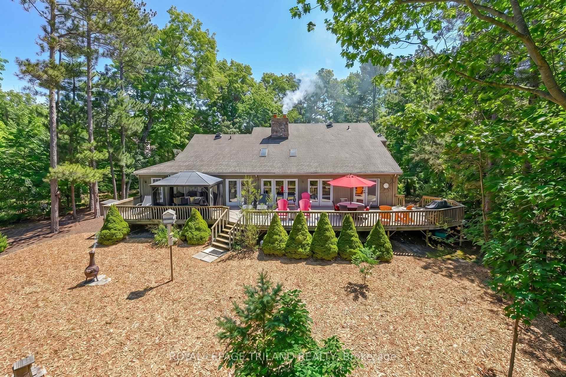 1.3 Acre Huron Woods location 3 MIN walk to beach