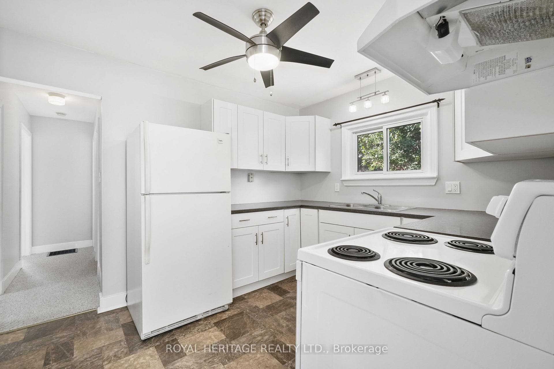 89 Donald Street photo 12