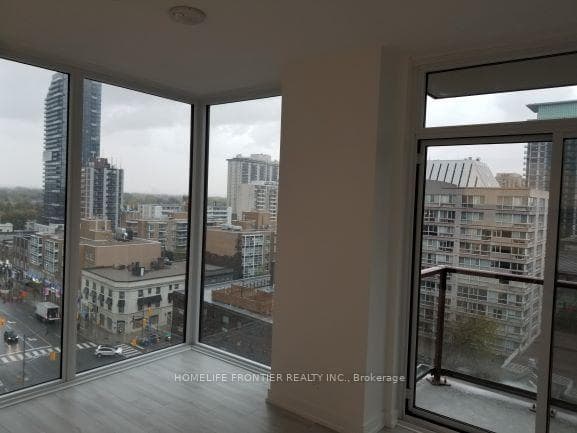 33 Helendale Avenue Unit 806 photo 2
