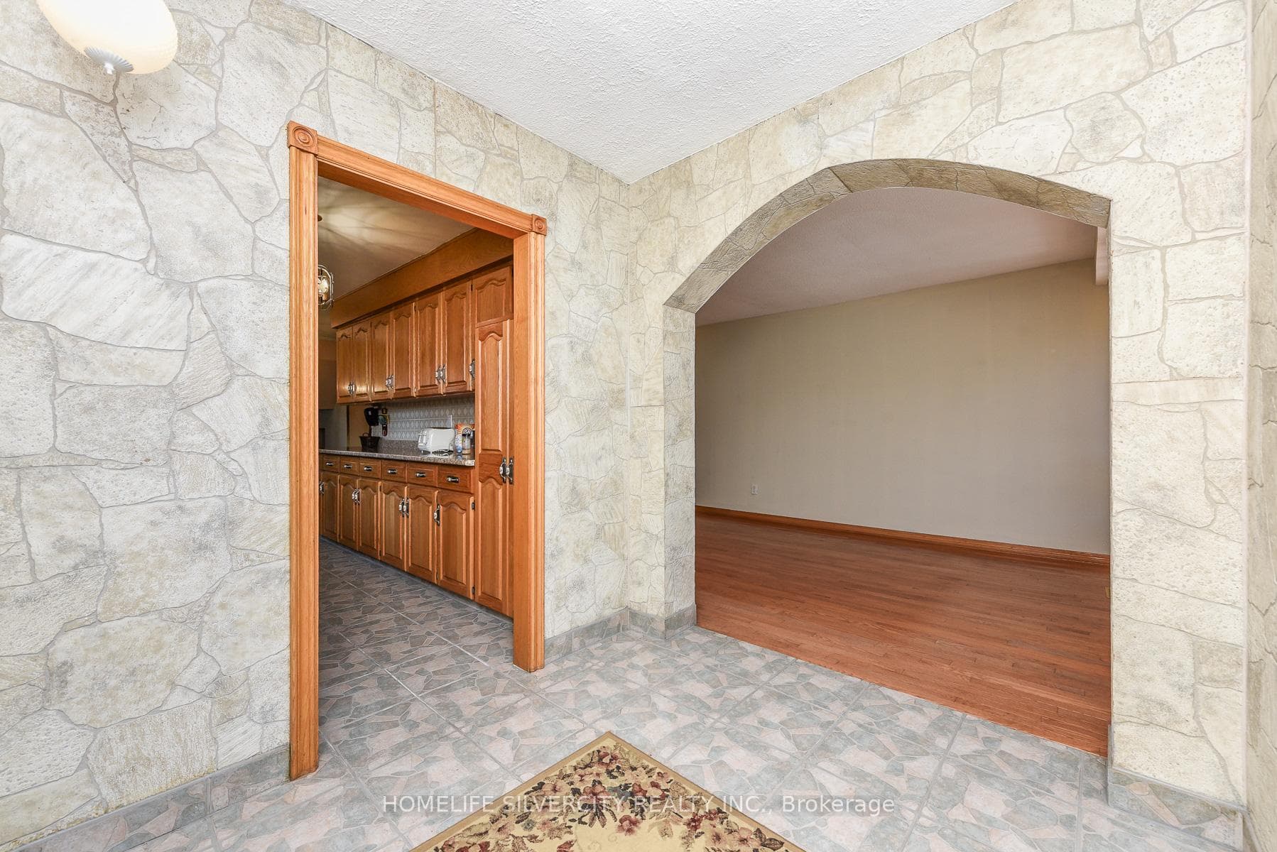 7378 Bybrook Drive photo 9
