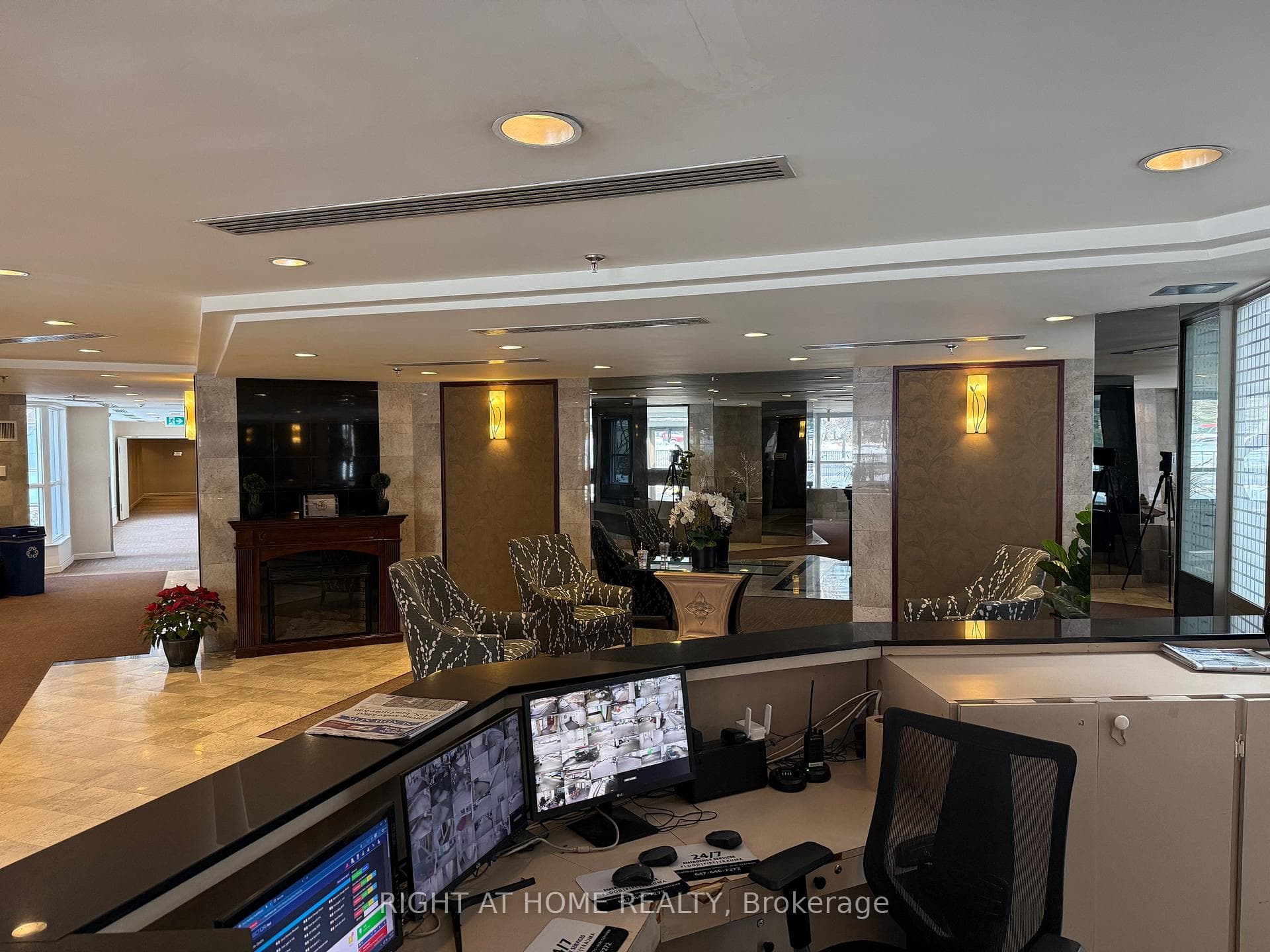 Condo Amenities - Lobby/Security