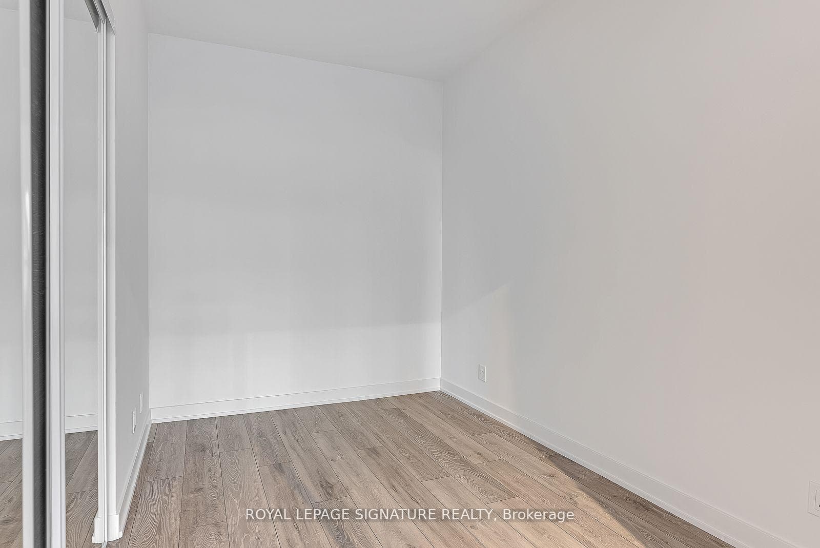 108 Peter Street Unit 2501 photo 10