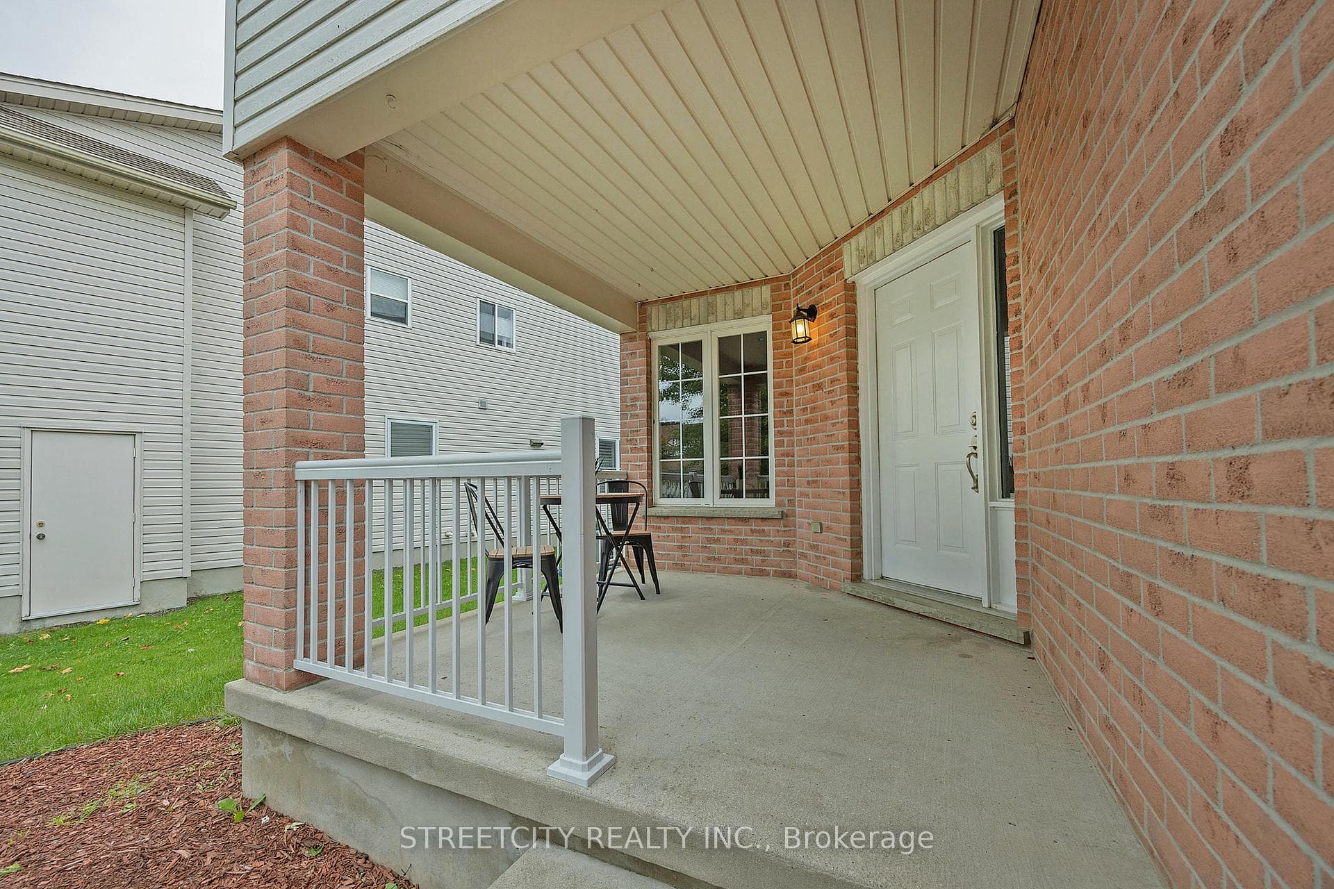808 GUILDWOOD Boulevard photo 4