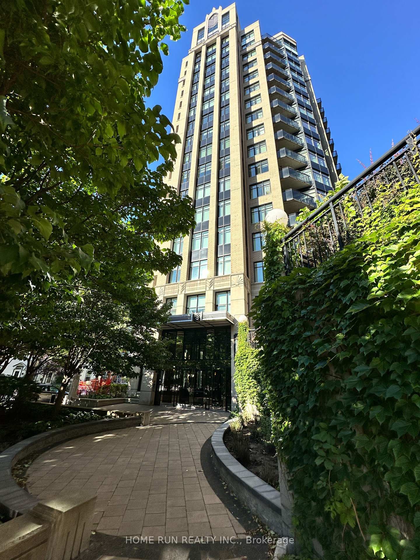 235 Kent Street Unit 714 photo 1
