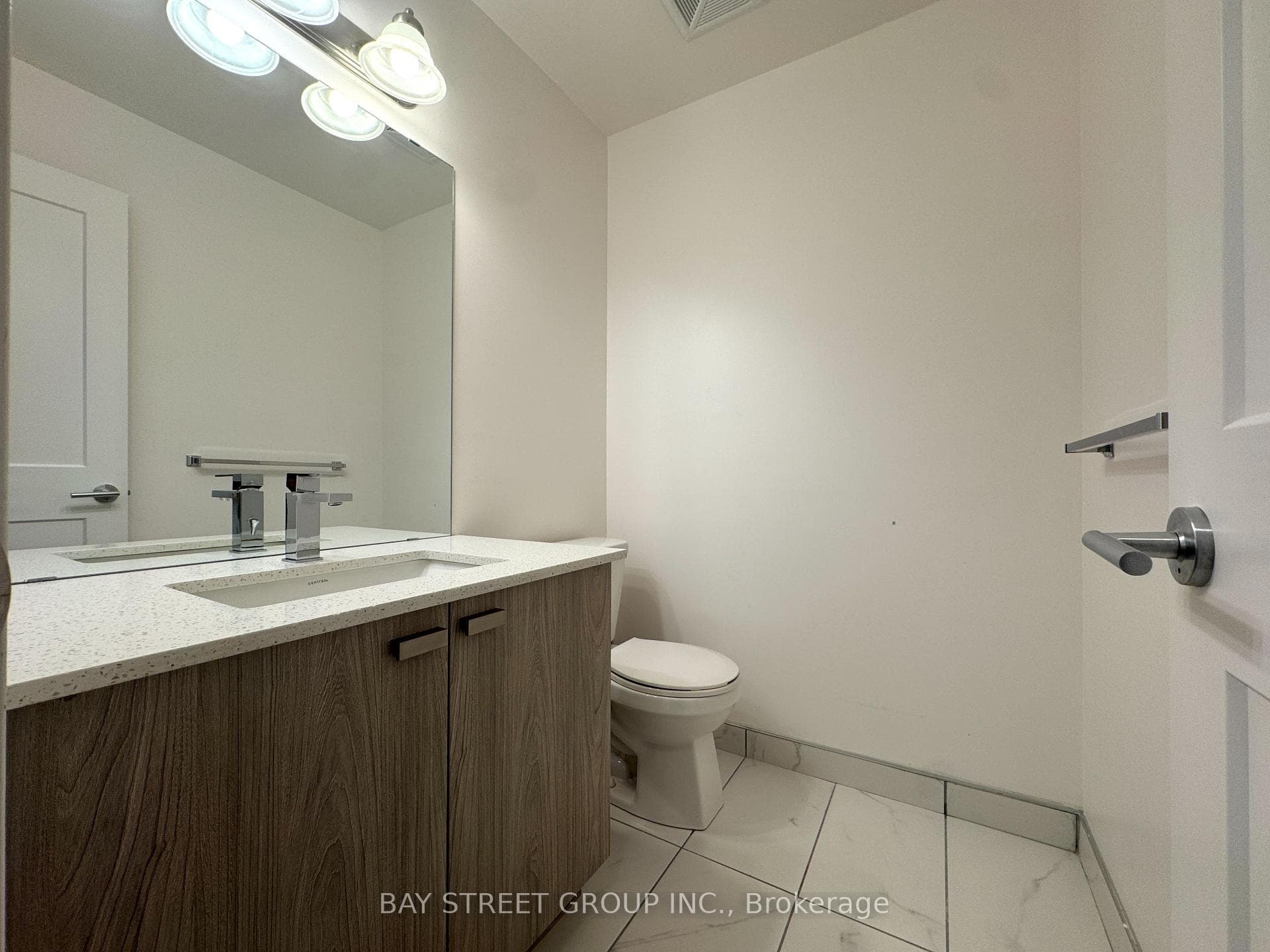 57 Finch Avenue Unit 33 photo 8