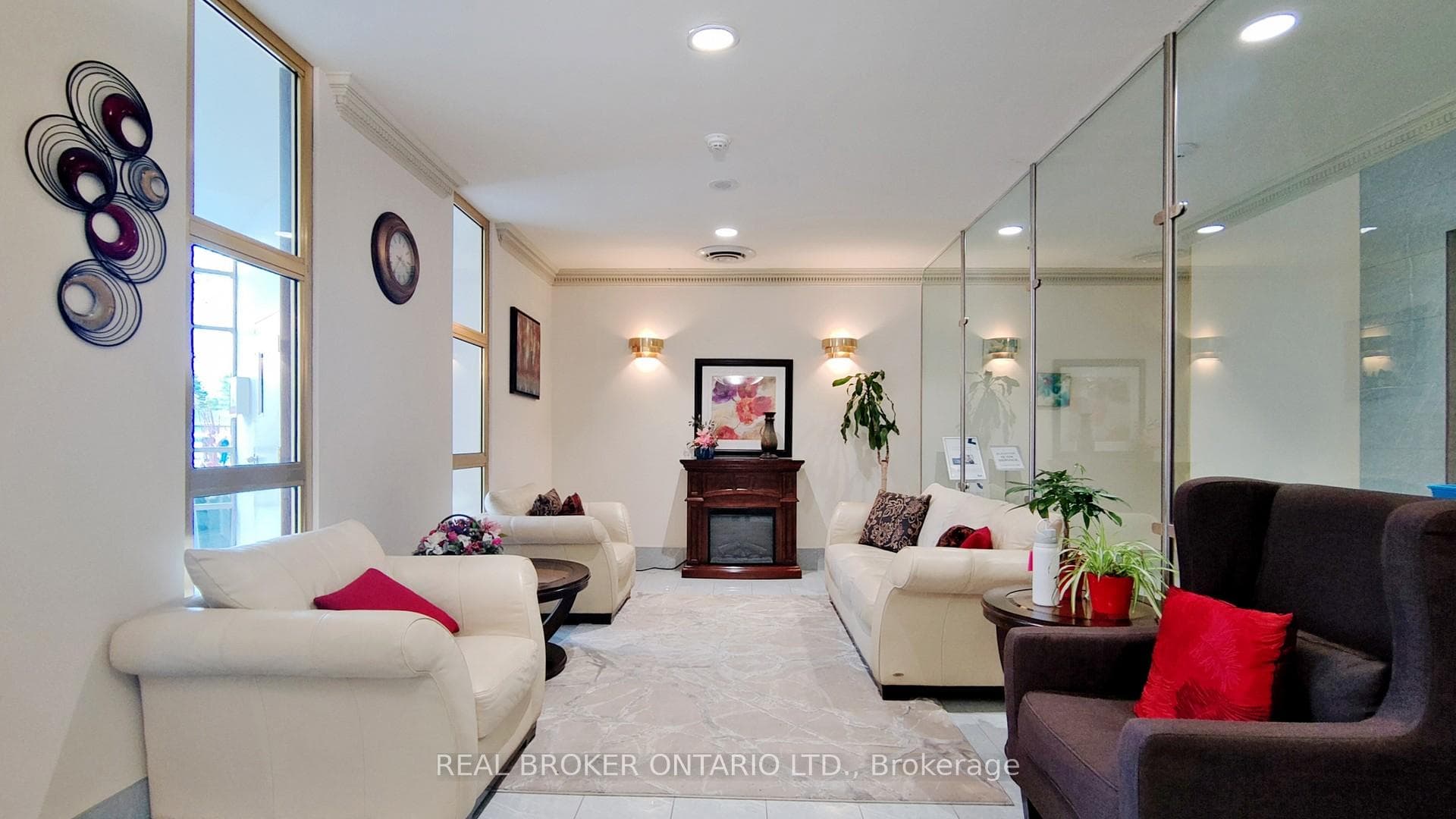 1700 Eglinton Avenue Unit 917 photo 4