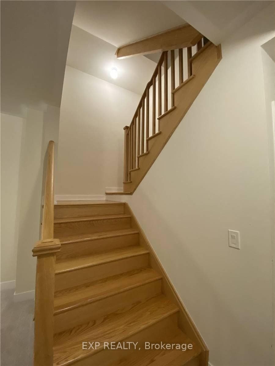 53 Stauffer Crescent photo 5