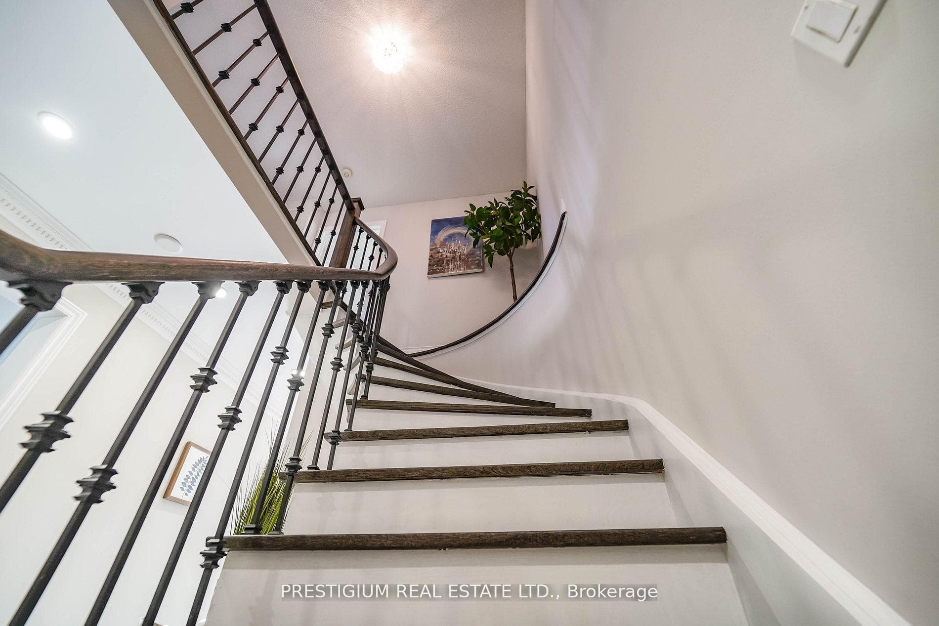 55 Fifefield Drive Unit Upper photo 18