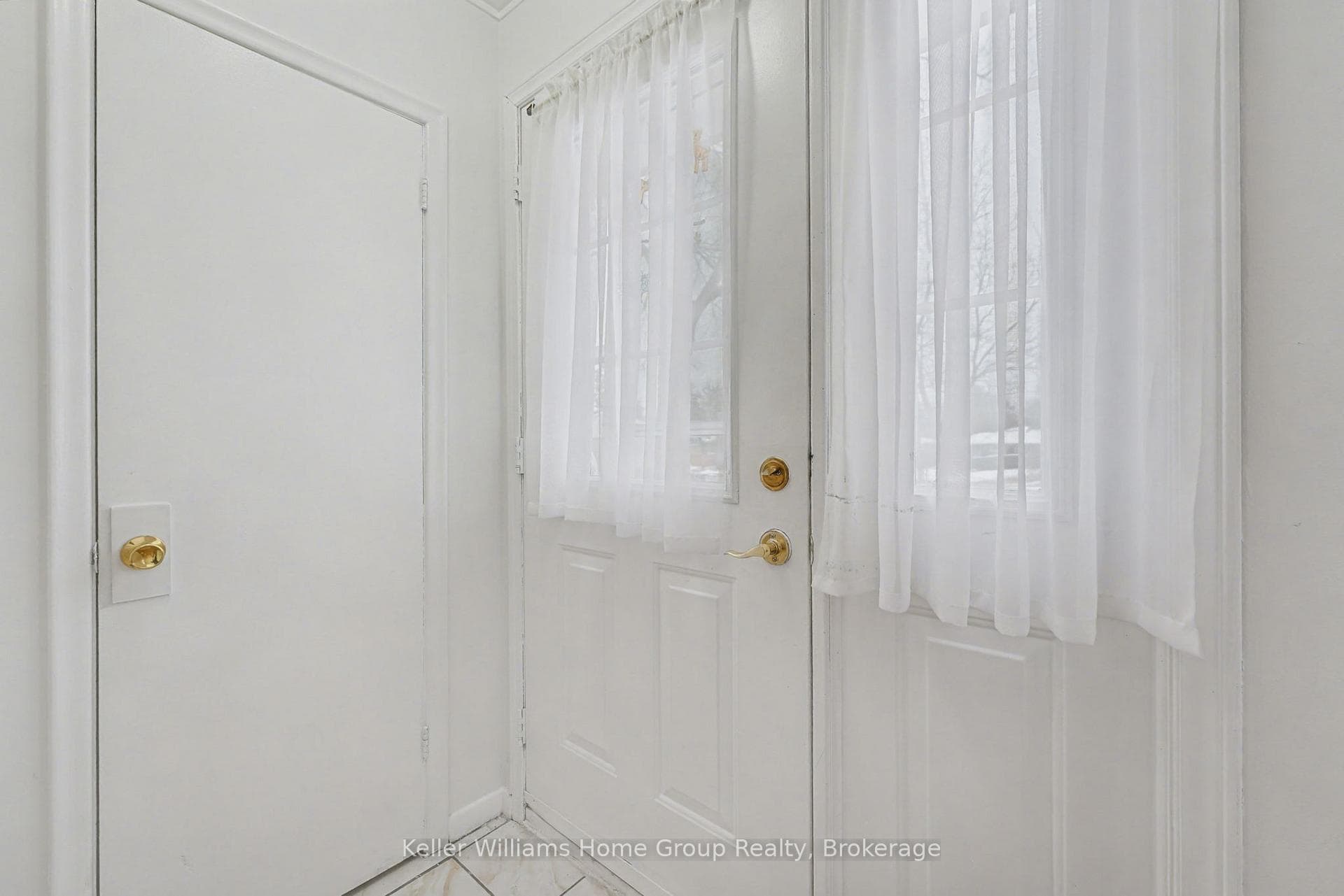 18 Gower Court photo 9