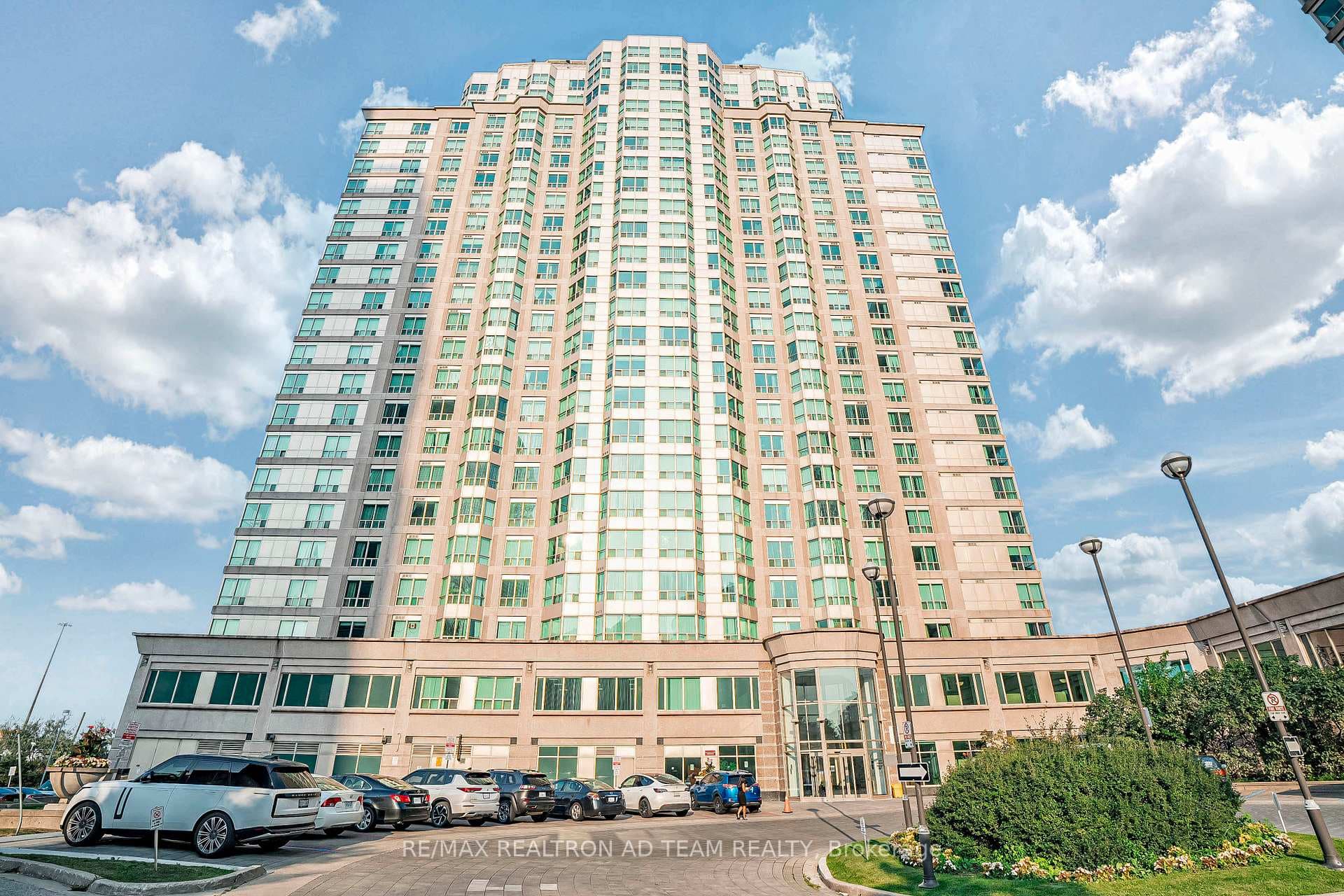 11 Lee Centre Drive Unit 1111 photo 1