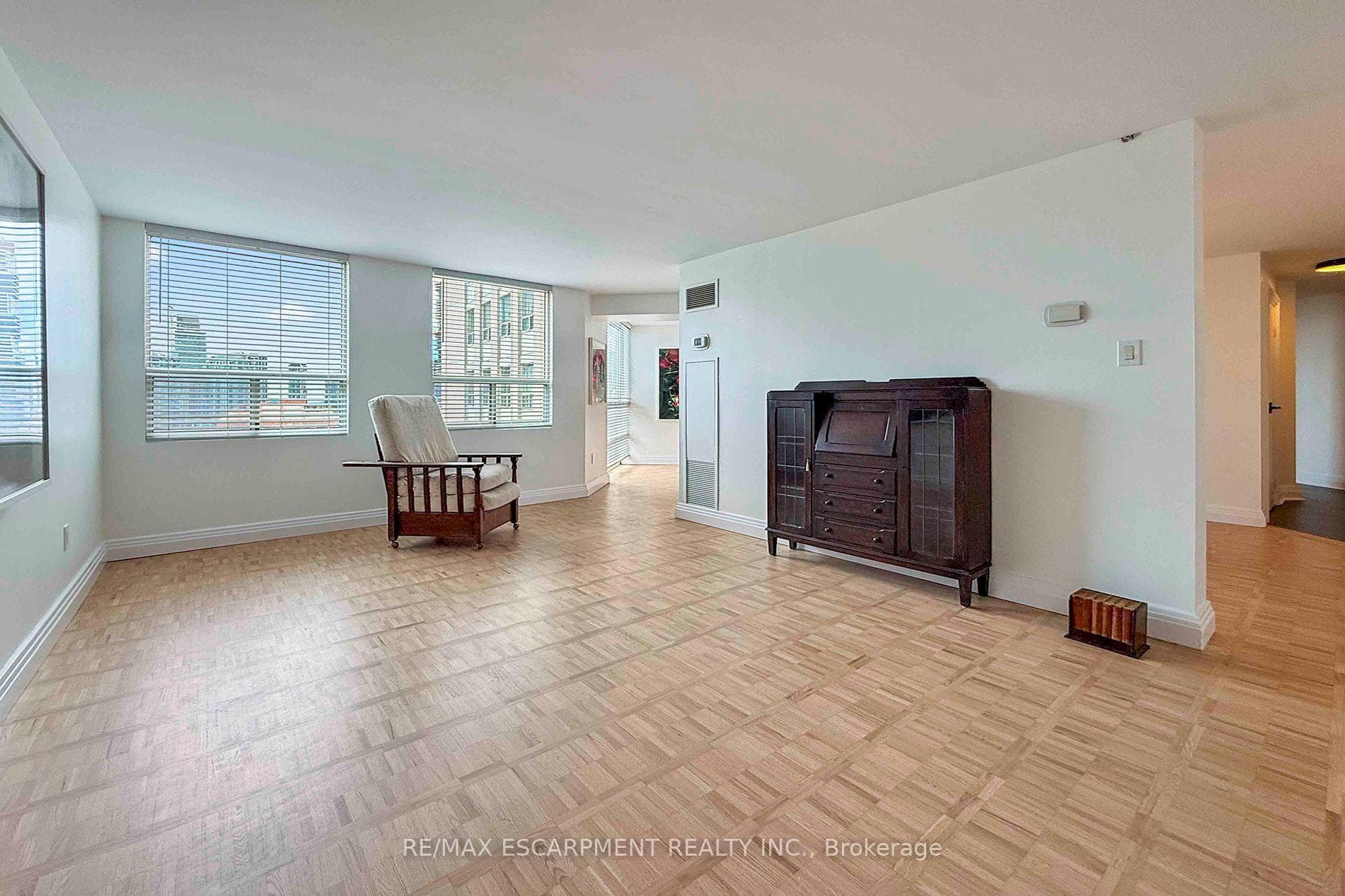 3650 Kaneff Crescent Unit 2804 photo 9