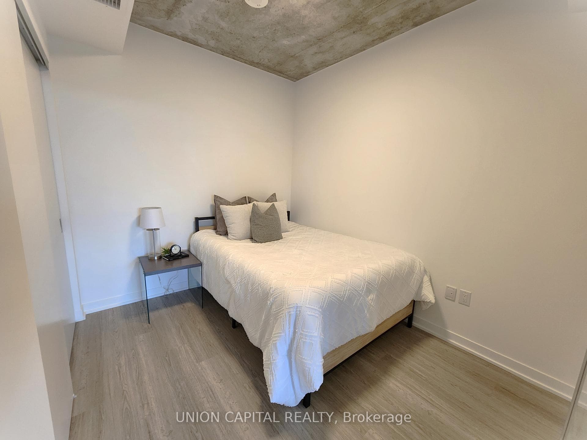 195 McCaul Street Unit 1601 photo 12