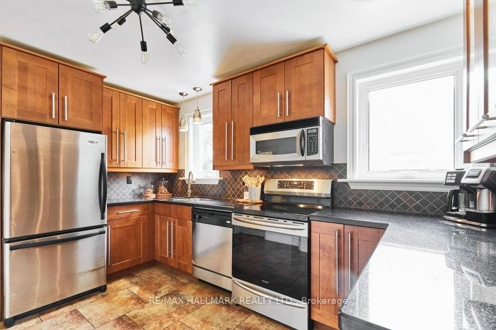 50 Phillip Avenue photo 5