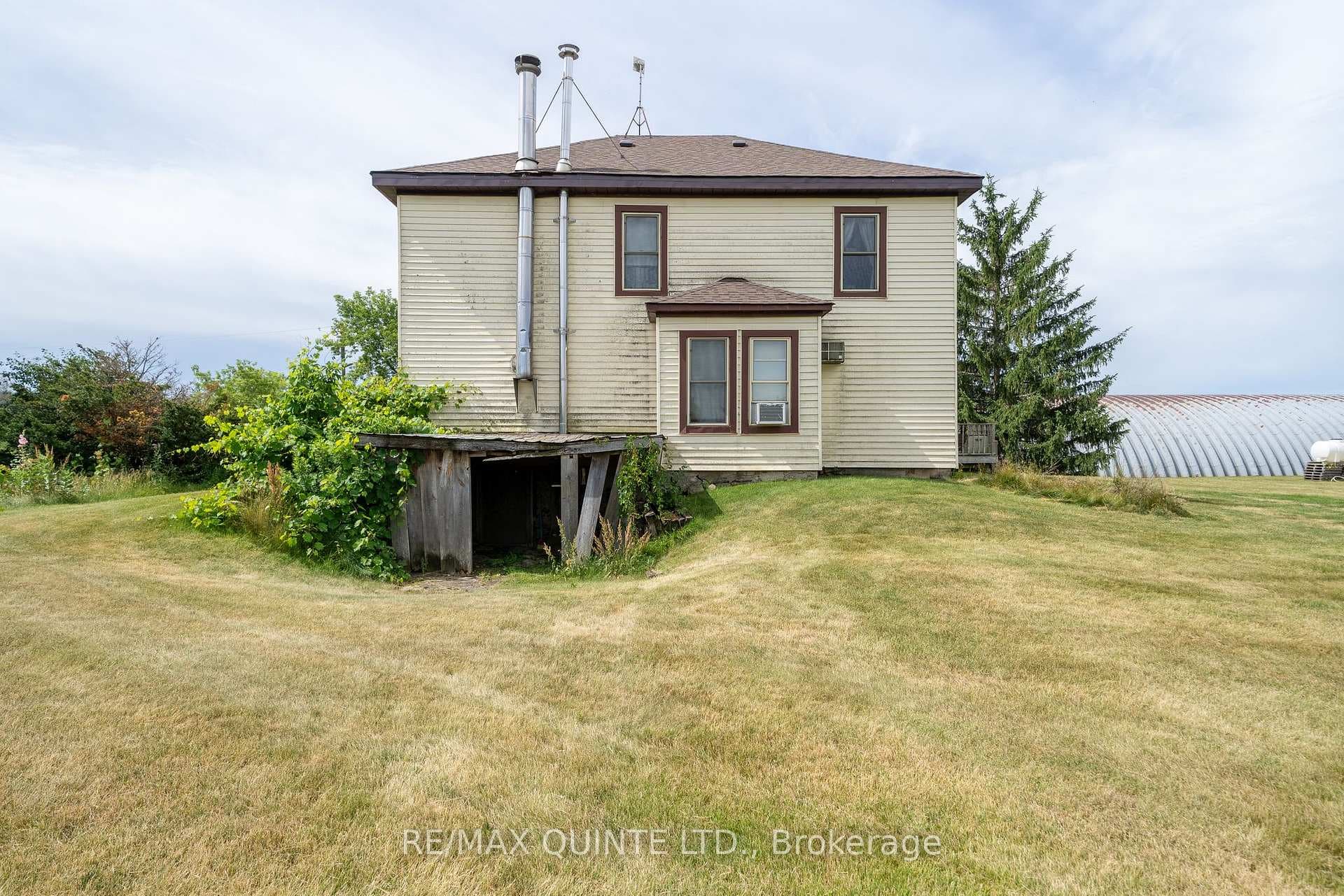595 ELMBROOK Road photo 29