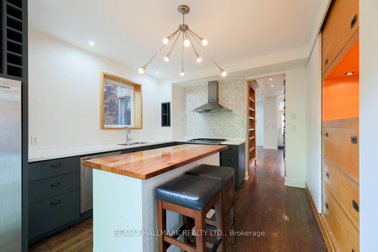 239 Bain Avenue photo 9