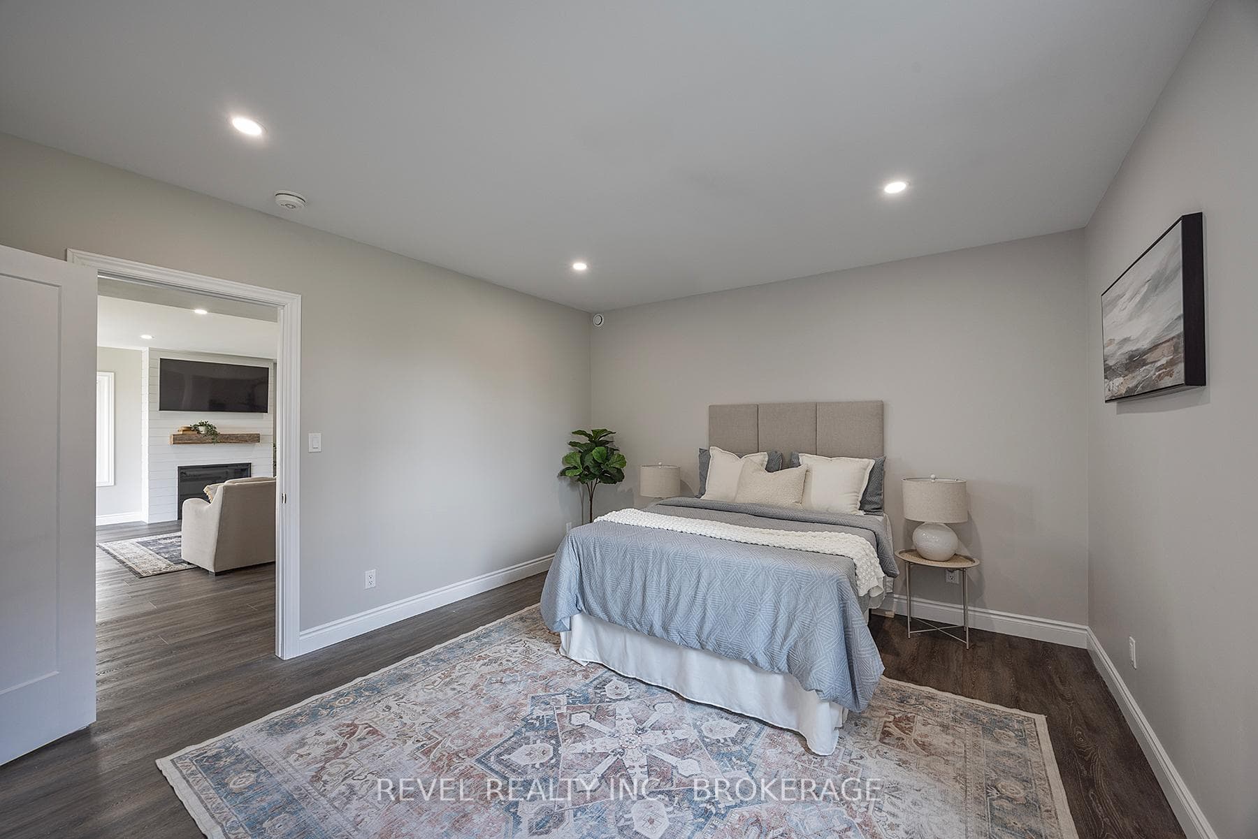 1249 Carfa Crescent photo 31