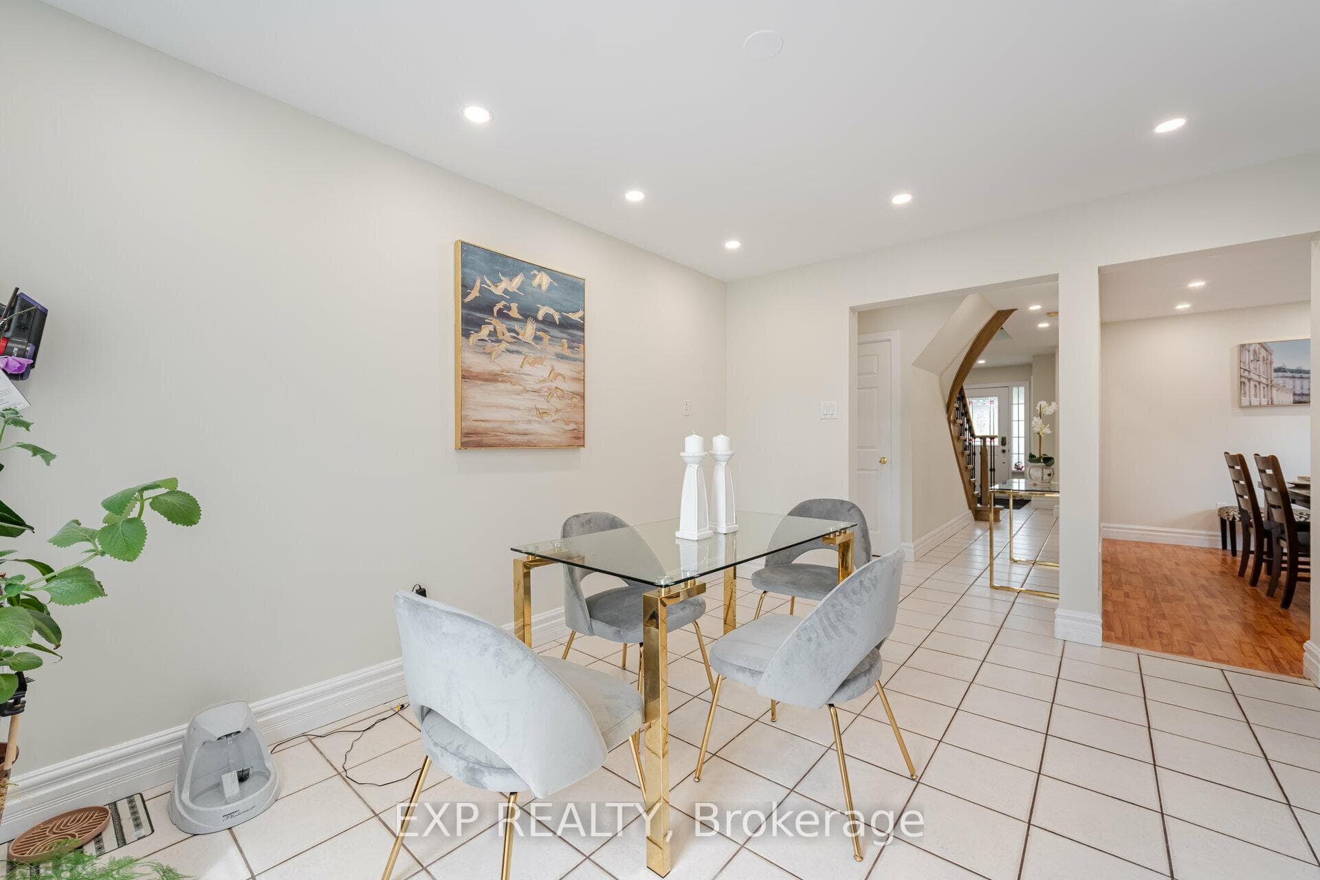 92 Bedell Crescent photo 14