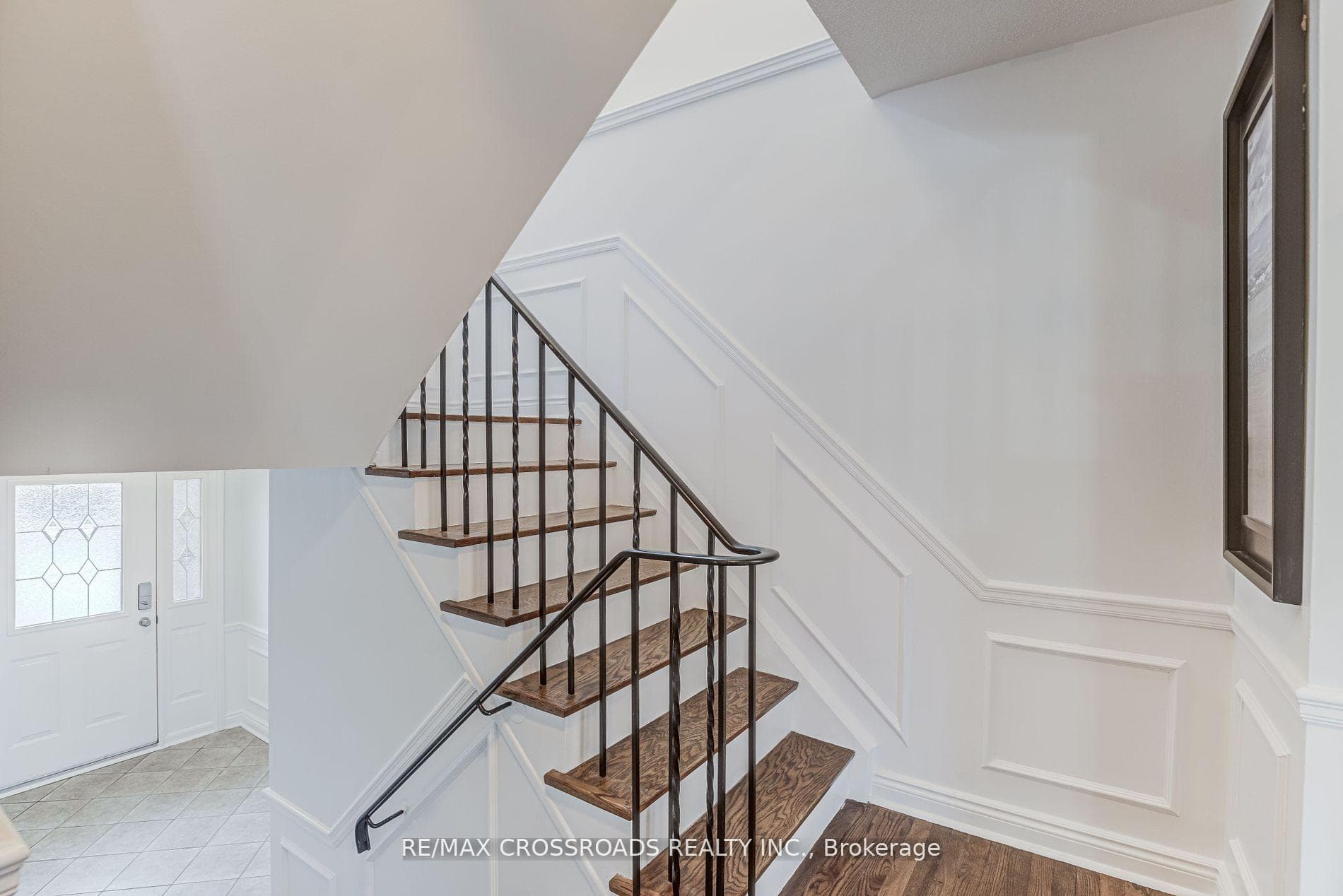 119 Lawrence Crescent photo 15