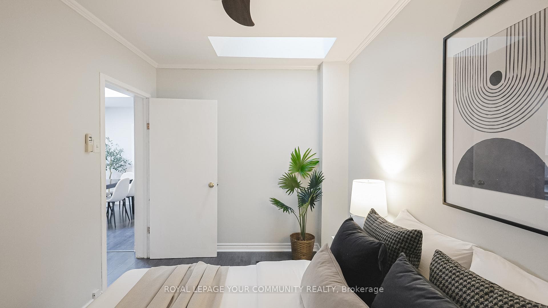 195 Woodmount Avenue photo 15