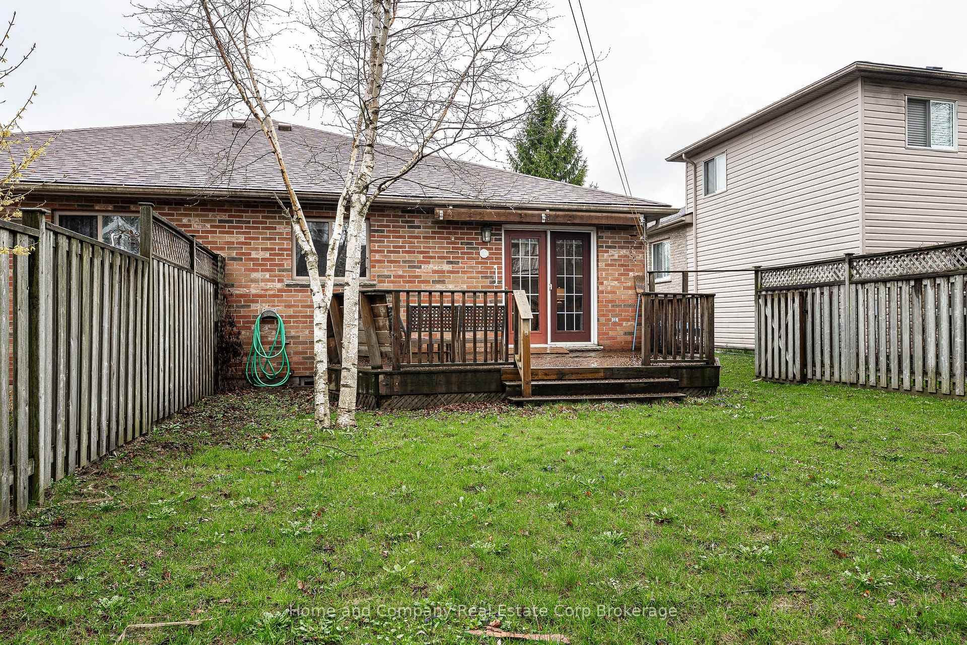 295 Norman Street photo 38