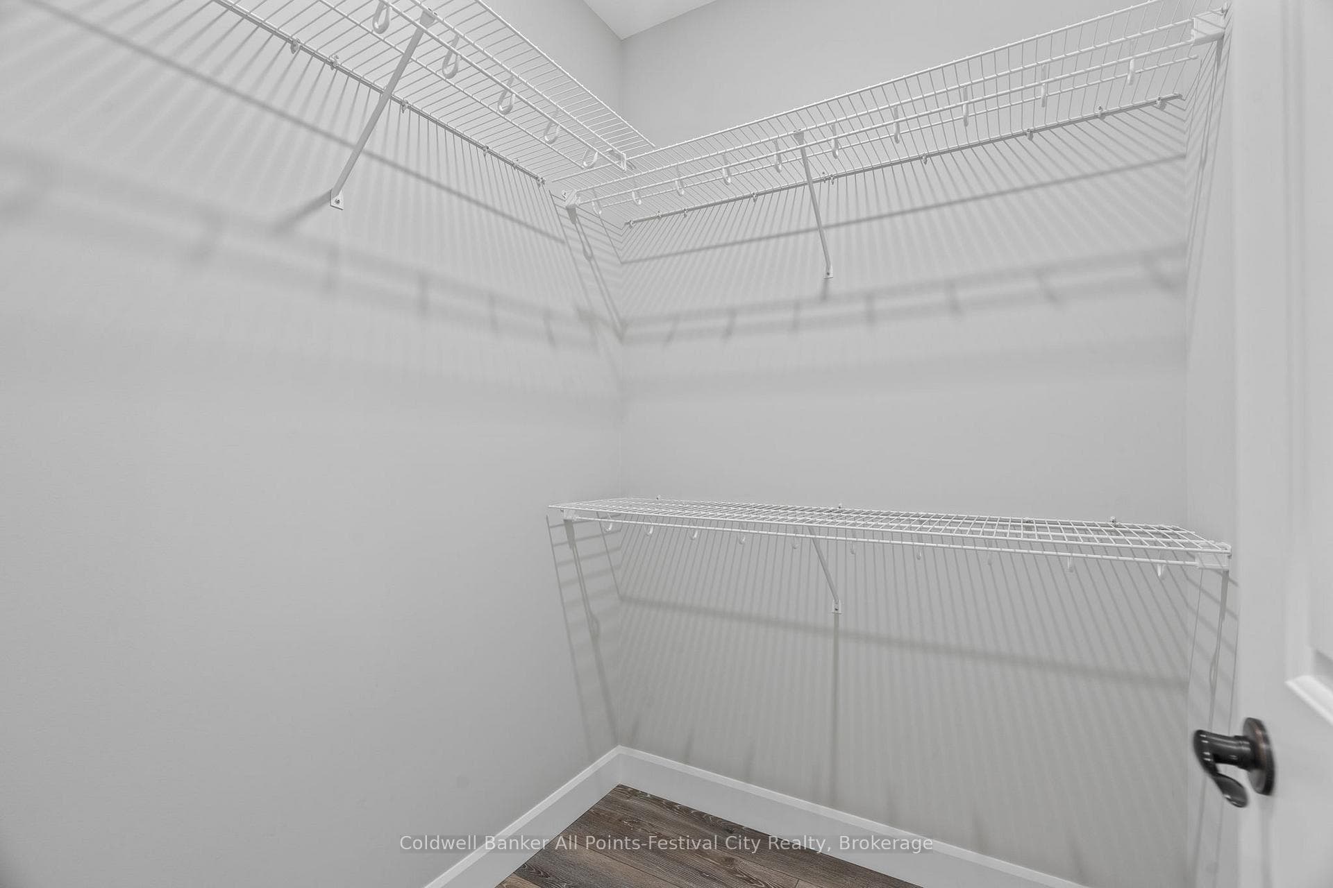 463 Warren Street photo 29
