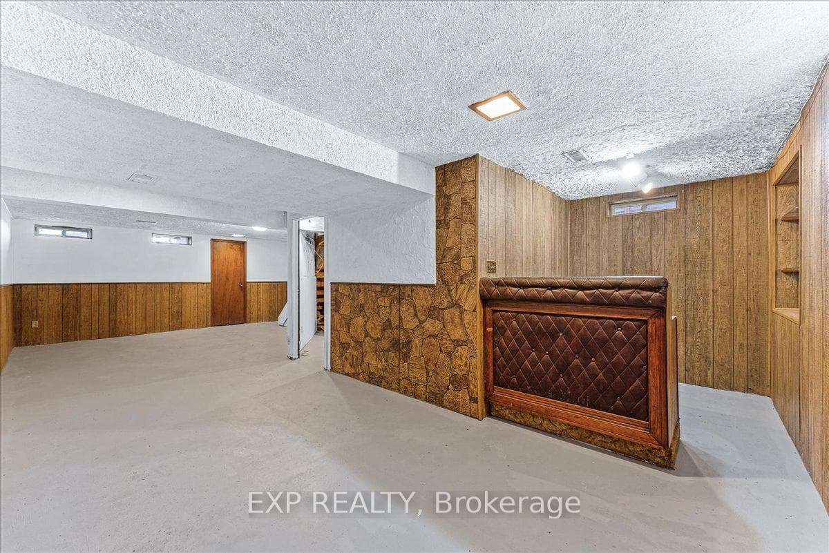 660 Montcalm Avenue photo 25