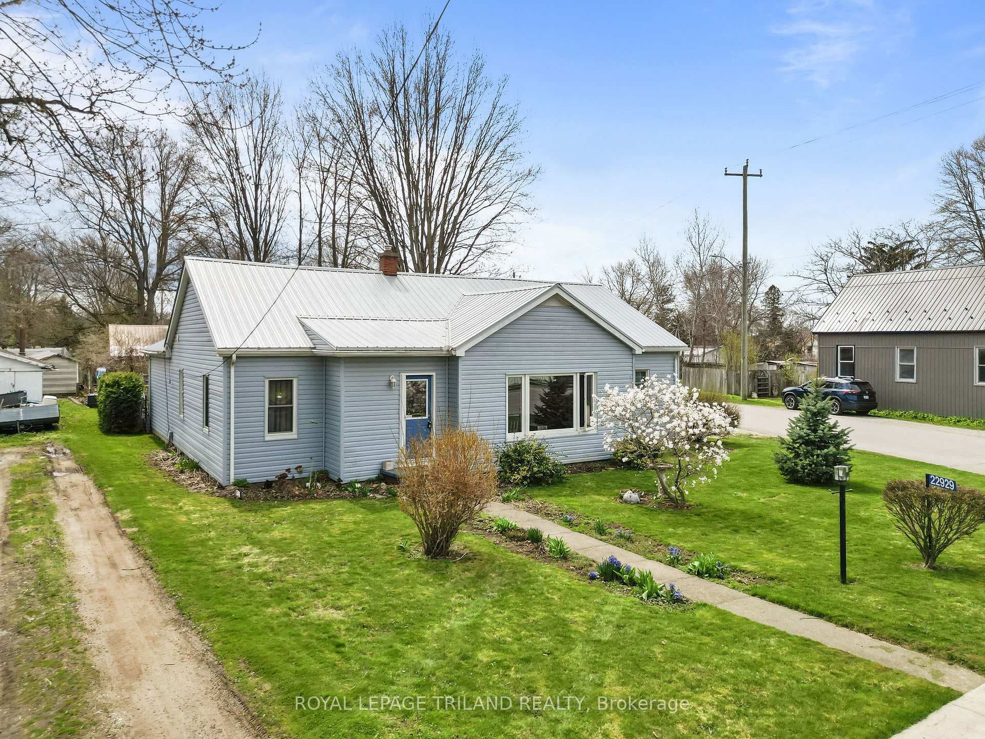 22929 Hagerty Road photo 3