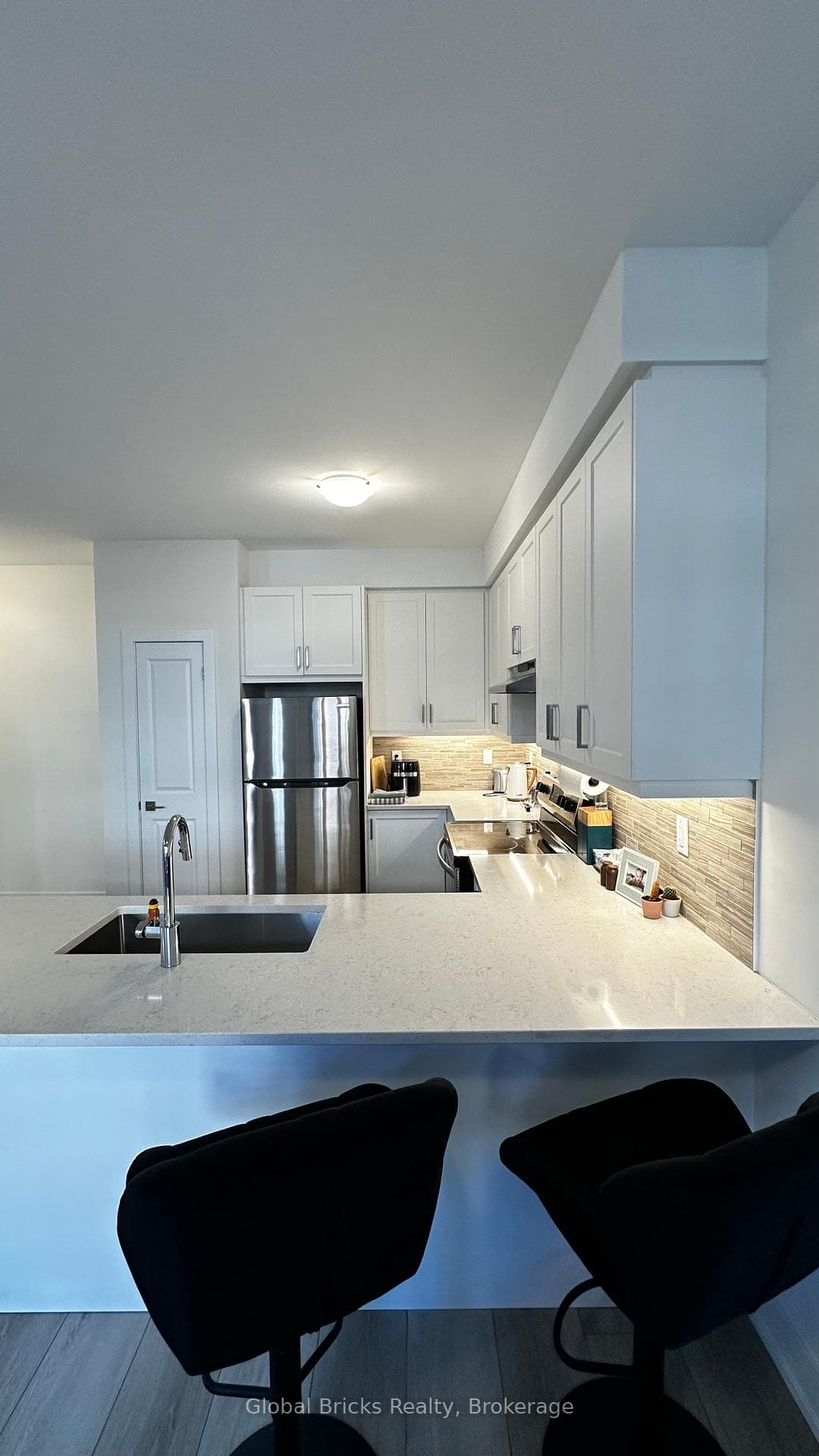 2 Phelps Lane Unit 9 photo 6
